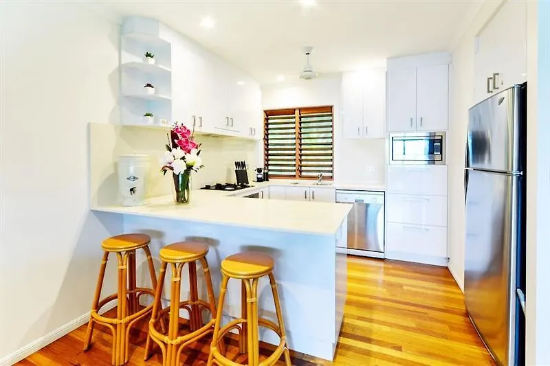 **** Hotel 1 Heliconia Ocean View 3 Bedroom House Near Marina With Golf Buggy Vr Hamilton Island Australia